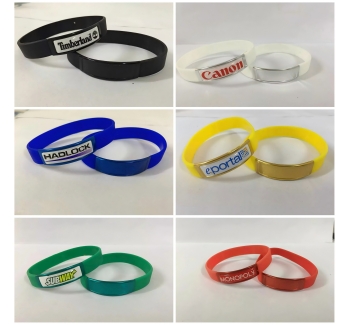 Silicone Wristband+Square Aluminum Sheet+Doming Logo Offset Printing