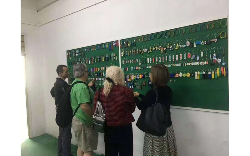 Foreign customers visit the company's products